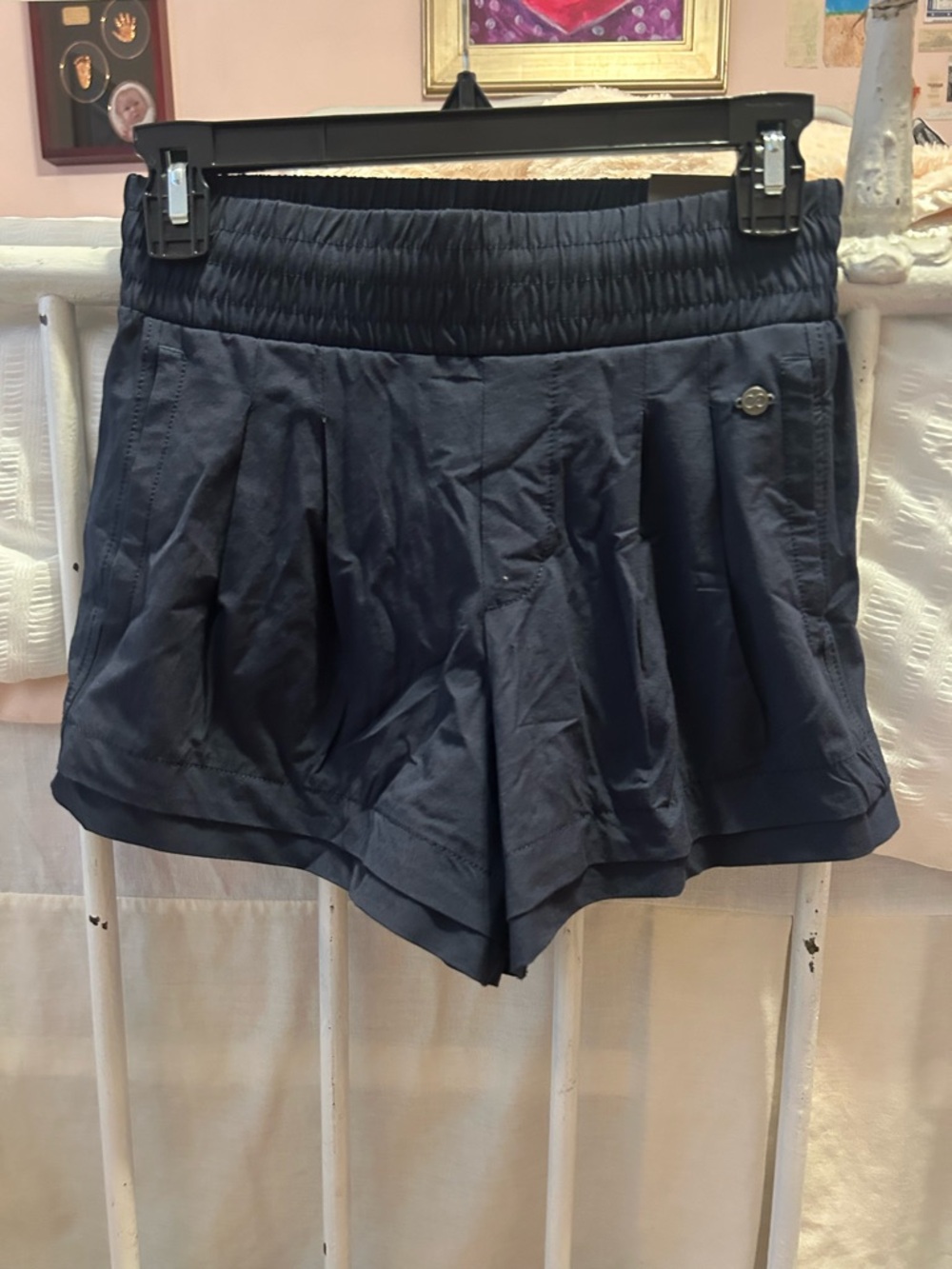 CALIA by Carrie Underwood Navy Athletic Pleated Shorts